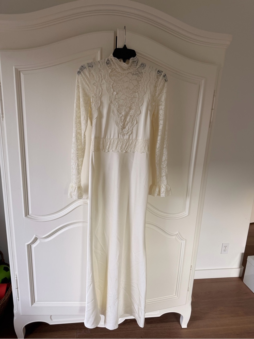 Elliatt Margot lace inset long sleeve dress